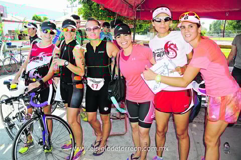 13072014 Valentina, Isabel, Roberta, Bety, Isabel y Karla.