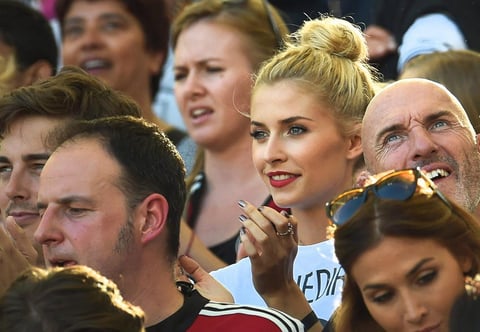 Espectacular Lena Gercke apoyando a su novio Sami Khedira.