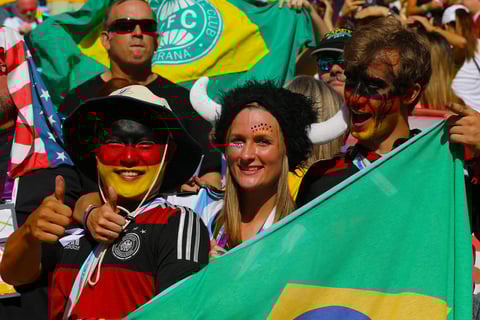 La hermosa chica alemana entre sus compatriotas.