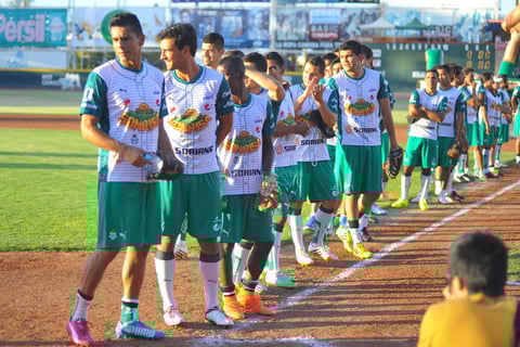 Los dos equipos profesionales de la región, brindaron un tiempo de descanso para convivir con sus aficionados, jugar de manera diferente, y ayudar a la Casa de la Madre Lola y a Vida Centro de Salud Mental.