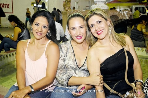15072014 EN EL CONCIERTO DE ALE GUZMáN.  Adriana, Karla y Sandra.