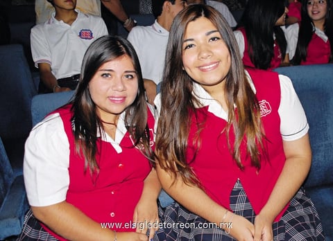 15072014 Olivia y Karla.