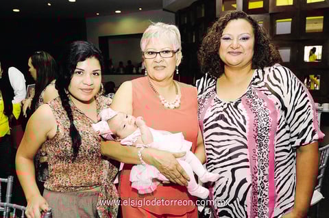 15072014 EN FAMILIA.  Zayra, Olivia, Zara y Griselda.