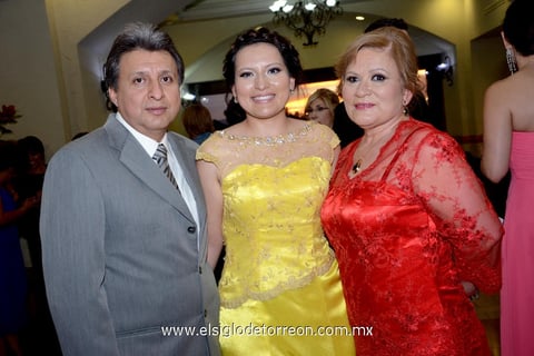 16072014 EN GRADUACIóN.  Miguel, Nadia y Lety.