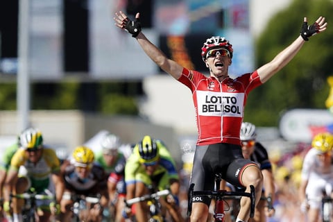 El francés Tony Gallopin encabezó una escapada tardía para ganar la onceava etapa del Tour de Francia, compuesta por un recorrido en zona de colinas en el este del país.