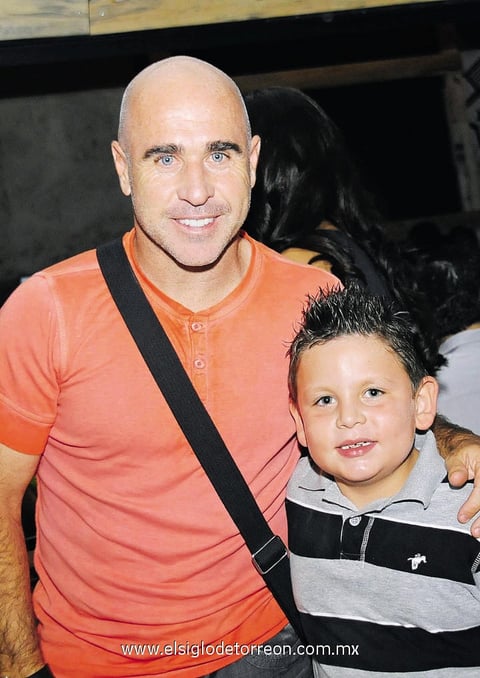 21072014 EN INAUGURACIóN.  'Pony' y Santiago.
