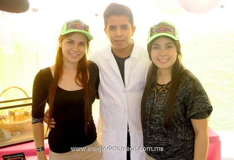 22072014 Kelly, Quique y Leslie.