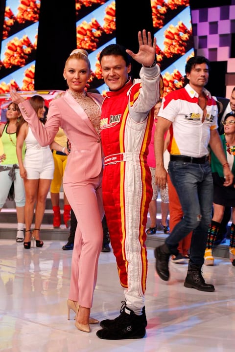 Pedro Fernández, celebró ser parte de esta historia, a la que ya le ha tomado cariño, además de que espera que su fiel público lo acompañe como lo ha hecho a lo largo de todos sus proyectos.