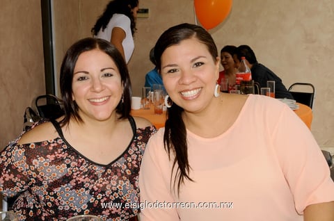 24072014 Mónica Estrada y Ana Amador.