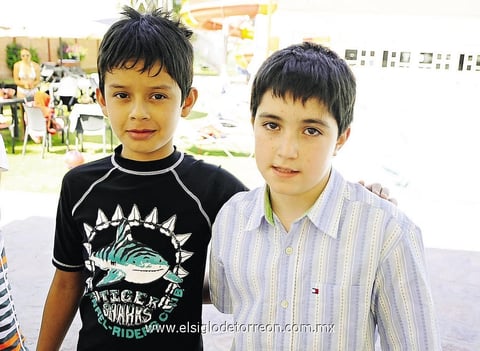 25072014 AMIGUITOS.  Andrés y Daniel.