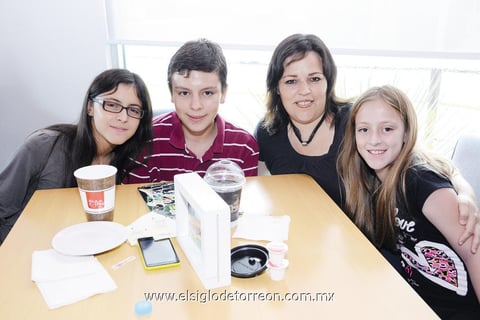 28072014 Andrea, Jesús, Lucía e Isabela.