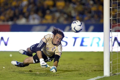 Enrique Palos, portero de Tigres también vale 2 millones.