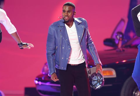Jason Derulo cantó su éxito Talk Dirty.