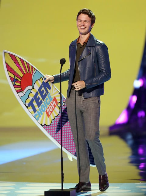 Ansel Elgort se llevó el premio al actor favorito de drama y revelación del cine.