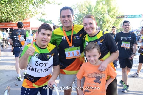 10082014 CONTENTOS.  Clafiro, Adrián, Ian y Brenda.