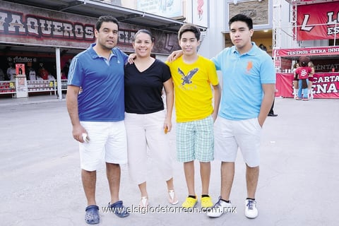10082014 César, Bety, Chuy y Gian.