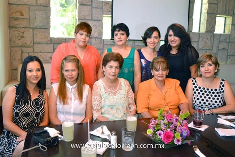 10082014 DESPEDIDA DE SOLTERA.  Leticia Trujillo Ramírez con algunas de sus invitadas.
