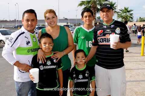 11082014 EN EL TSM.  Familia Ayala.