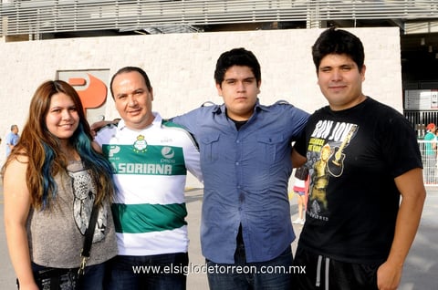14082014 SANTISTAS.  Natalia, Gabriel, Aarón e Iván.