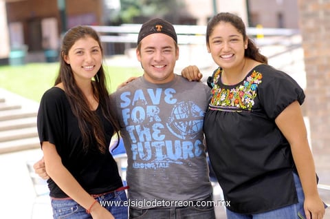 14082014 Brenda, Marco y Victoria.