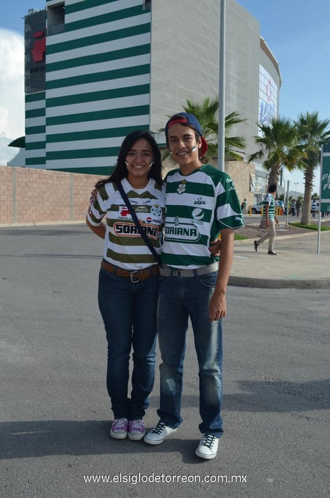 15082014 Disfrutan una agradable tarde de futbol.