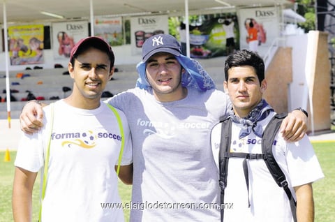 16082014 JUEGAN FUT.  Nessim, Juan Pablo y Andrés.