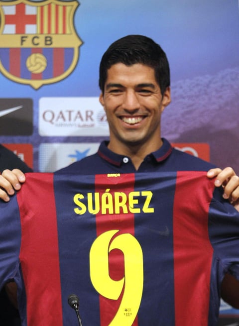 Suárez llevará el número 9 en la espalda, el lunes ya jugó algunos minutos con la camiseta blaugrana.