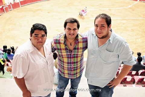 19082014 EN EL SERIAL NOVILLERIL.  Miguel Ángel, Daniel y Alfonso.