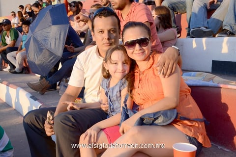19082014 Édgar, Camila y Telma.