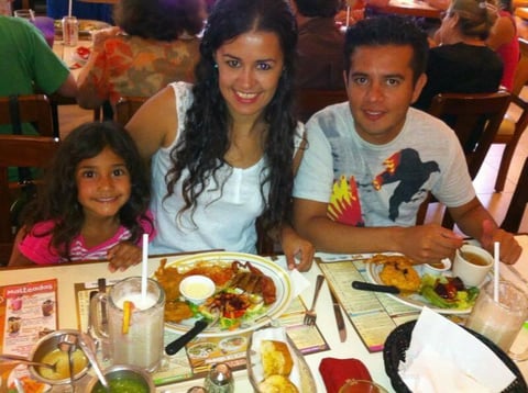 Yazmín, Érika y Dorian.