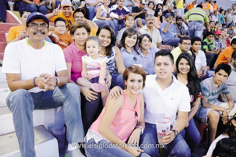 27082014 MUY CONTENTOS.  Familia Cardona.