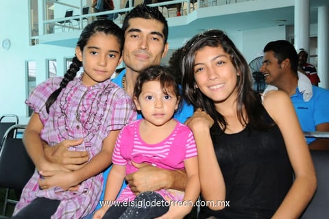28082014 Germán, Alanis, Angely y Martha.