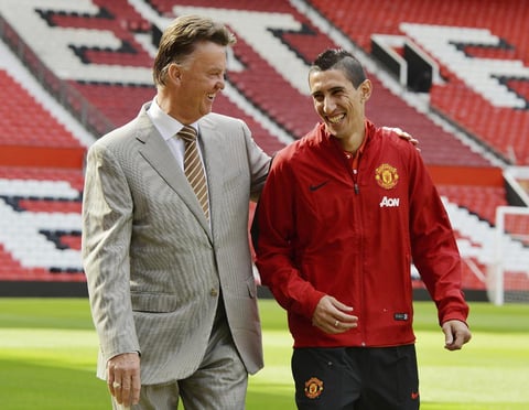 El monto de su traspaso y el dorsal que le ha asignado el equipo demuestra la confianza que ha depositado en él el técnico holandés Louis Van Gaal.