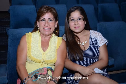 30082014 Ángeles y Monse.
