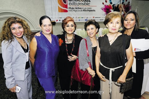 01092014 ENTRE AMIGAS.  Adriana, Yessi, María Eloísa, Chepina, Lourdes y Rosy.