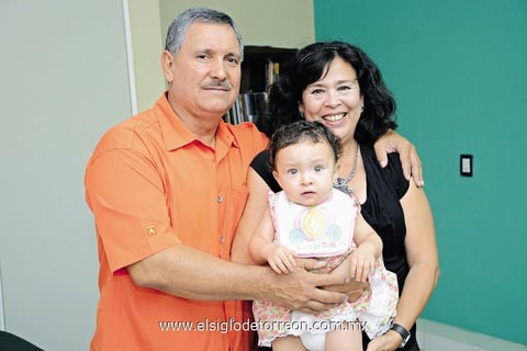 02092014 Raymundo, María Elena y Sofía.