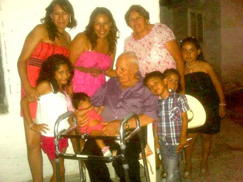 Guadalupe, Mayra, Estephanie, Grecia, Pedro López, Victoria, Brad, Paloma y Estrella.