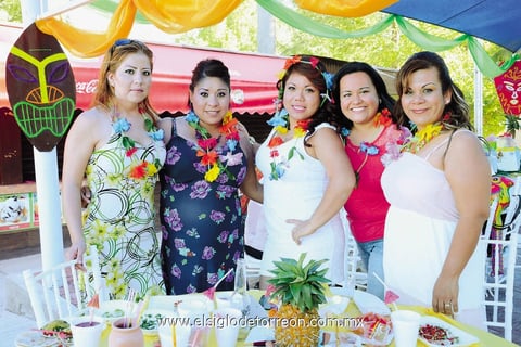 04092014 FIESTA HAWAIANA.  Aracely, Ana, Carmen, Yolanda y Mirna.