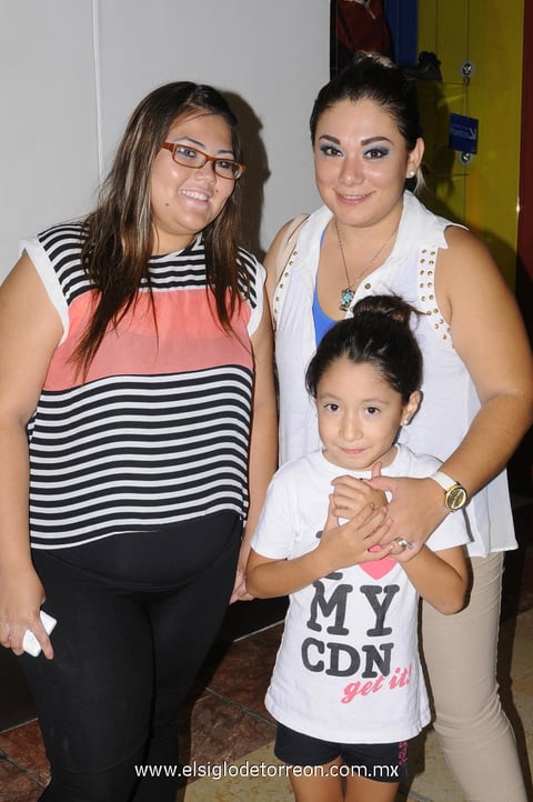 06092014 Mundo y Consuelo.