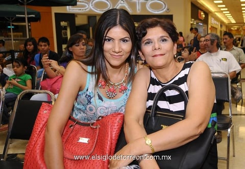 08092014 Claudia y Cony.