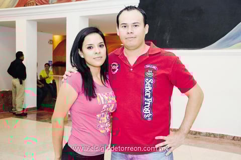 07092014 EN EVENTO MUSICAL.  Sonia y Jesús.