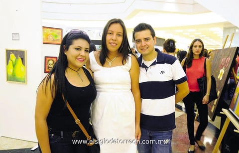 08092014 ADMIRAN EXPO.  Gaby, Sofi y Alan.