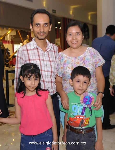 09092014 Jesús, Violeta, Sofía y Ulises.