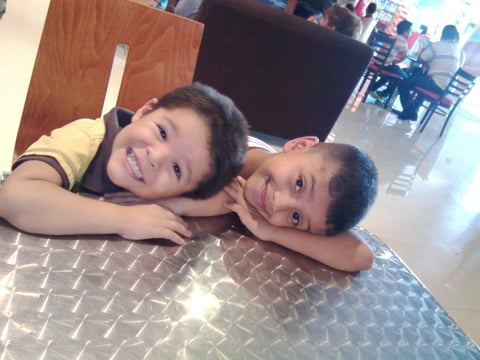 11092014 Edith y Elizabeth.