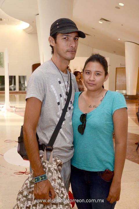 11092014 Arturo Robles y Rocío Macías.