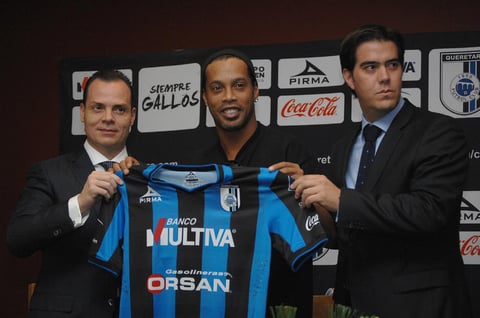 Luego de haber posado y de enfundarse la camiseta de su nueva escuadra, se comprometió a mantener el nivel que ha mostrado por los clubes por los que ha transitado a fin de llevar al conjunto queretano al lugar que se merece.