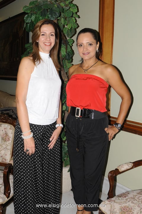 12092014 Paty y Clarisa.