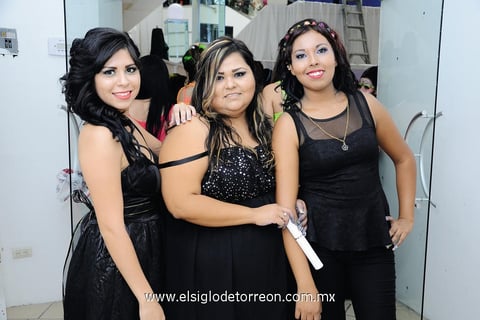 13092014 EN PASARELA.  Montserrat, Sandra y Ámbar.