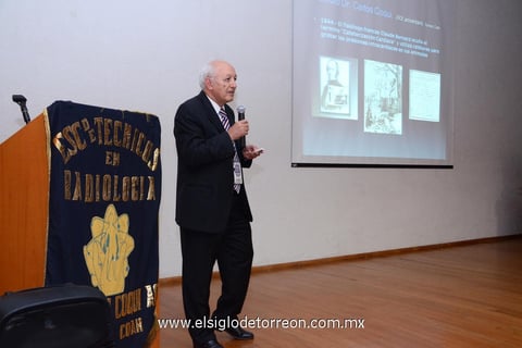 15092014 En una de las conferencias.