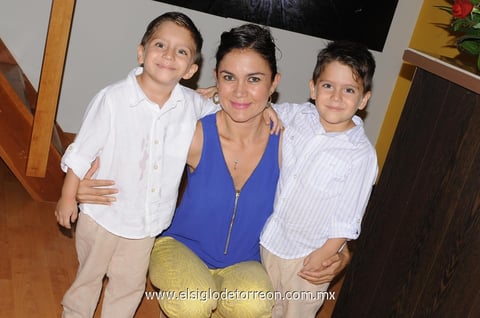 14092014 Consuelo, Santiago y Mateo.